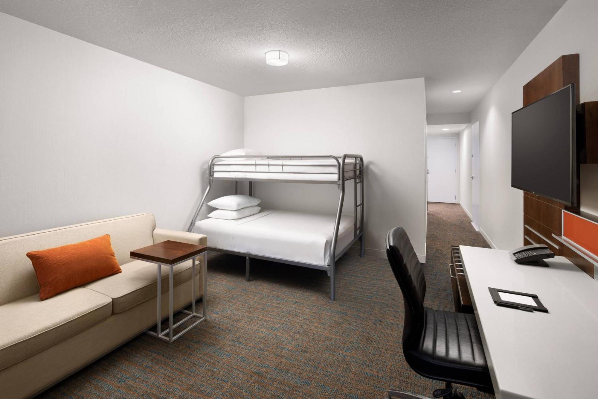 Hotel Delta By Marriott South 4*